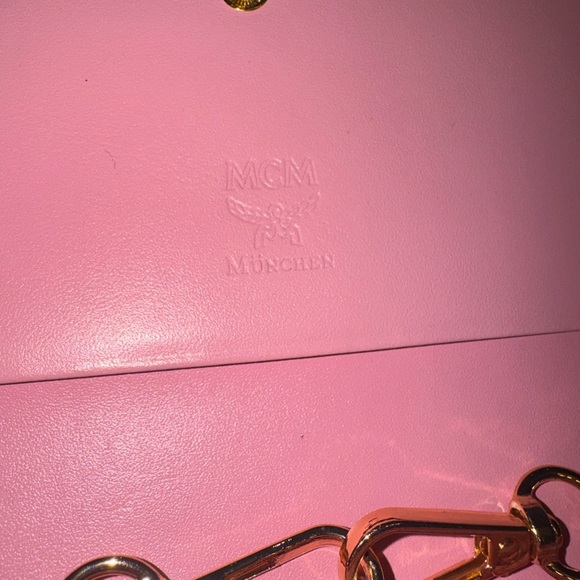 MCM Pink and Cream wallet with an unbranded Crossbody chain - Picture 5 of 6